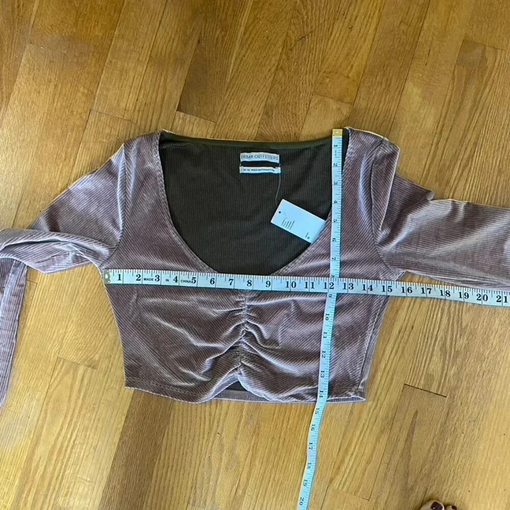 NWT Urban Outfitters Pink Velvet Crop Top - Picture 13 of 13